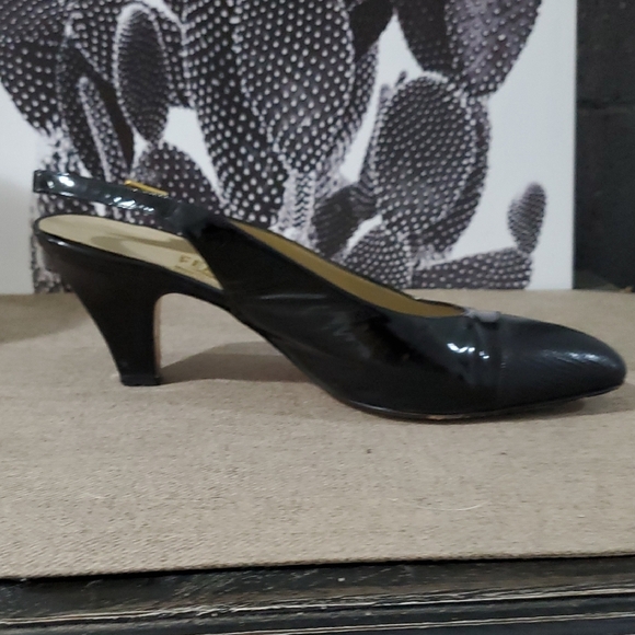 Salvatore Ferragamo Black Textured Slingback Heels - Picture 4 of 16